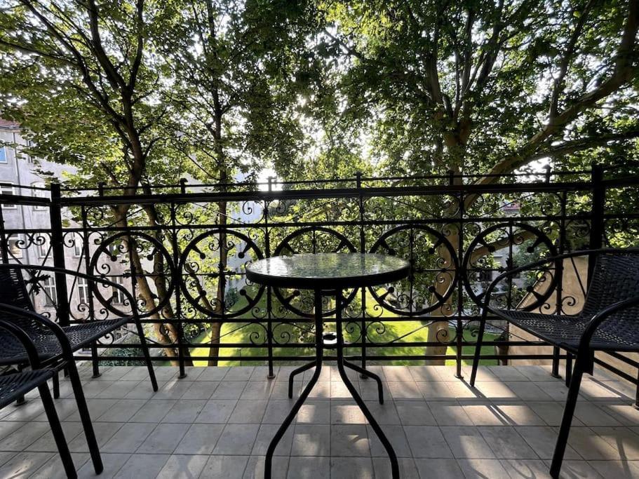 Big Apart Next To Galeria Dominikanska - 4 Rooms Wroclaw Ngoại thất bức ảnh